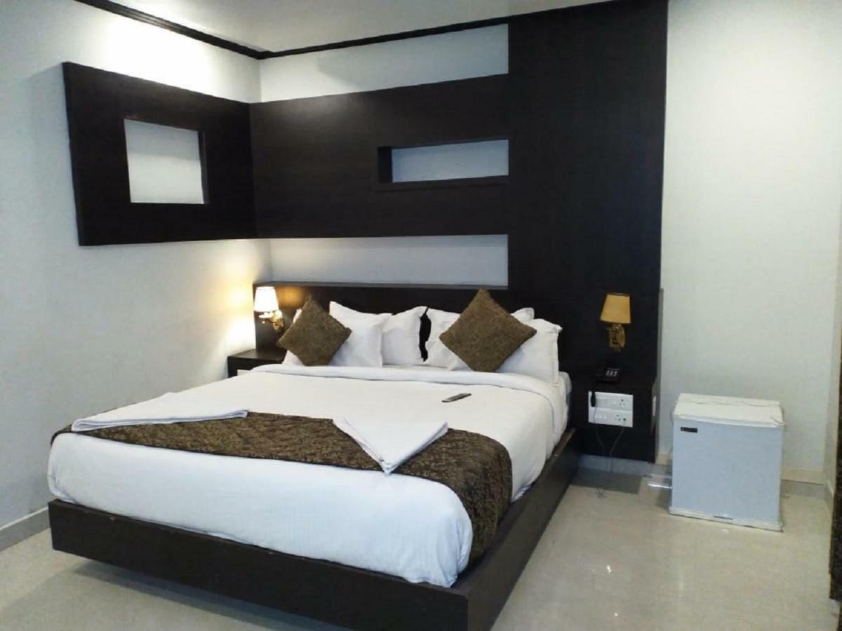 Saravanaa Residency Мадурай Екстериор снимка