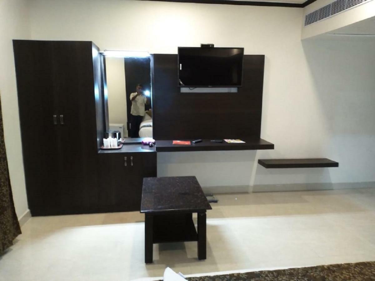 Saravanaa Residency Мадурай Екстериор снимка
